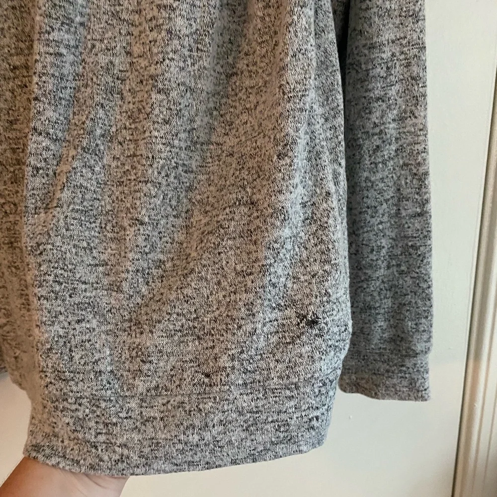 Juicy Couture Grey Long Sleeve Sweater with Embossed Sleeves Size L - Picture 4 of 5